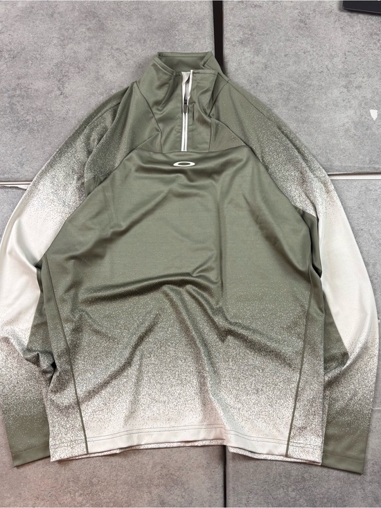 Oakley Other - Oakley C1 Bark Pullover in gradient green